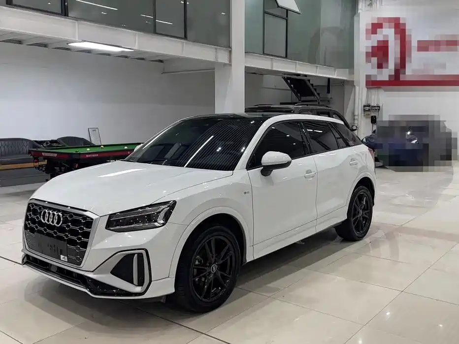 Audi Q2L