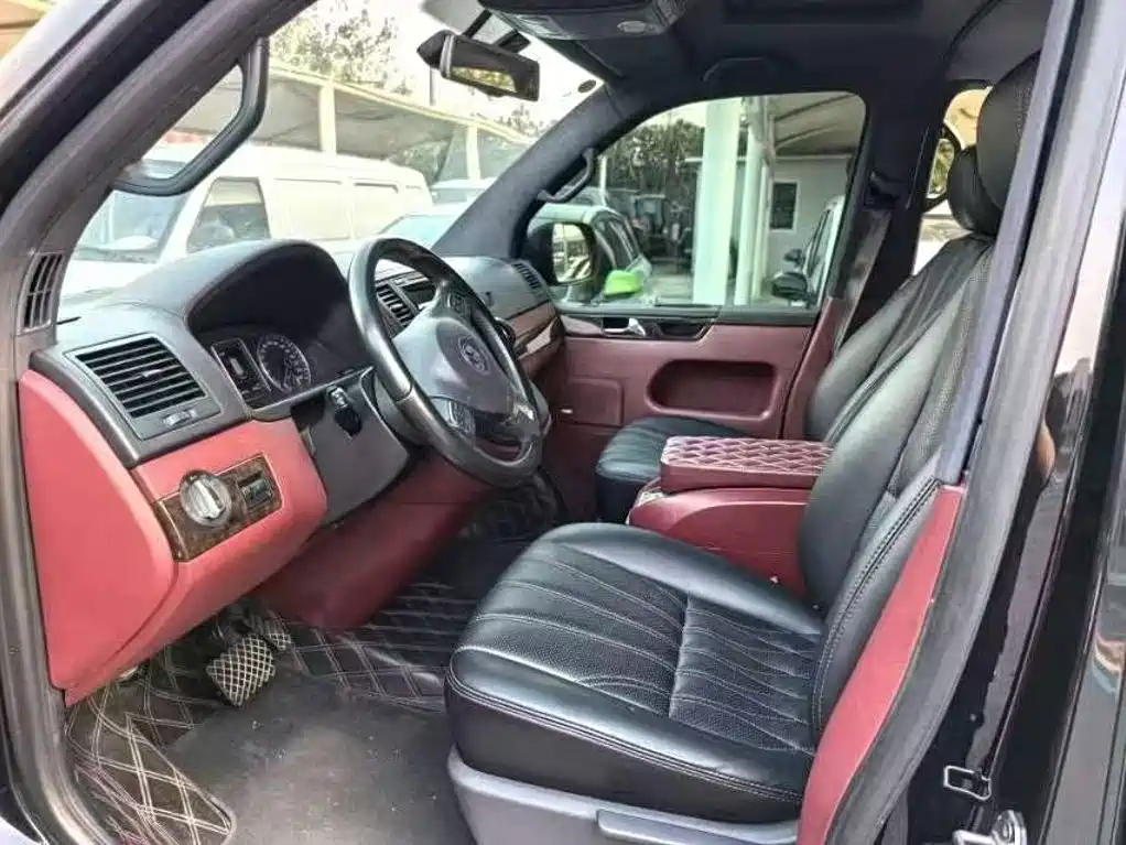 Volkswagen Multivan — миниатюра 5
