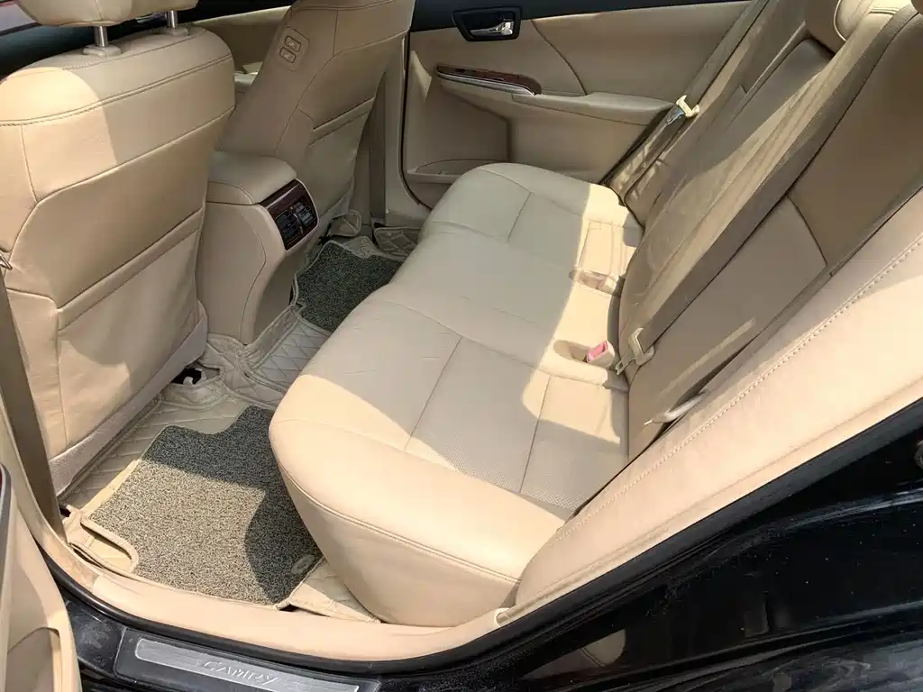 Toyota Camry — миниатюра 8