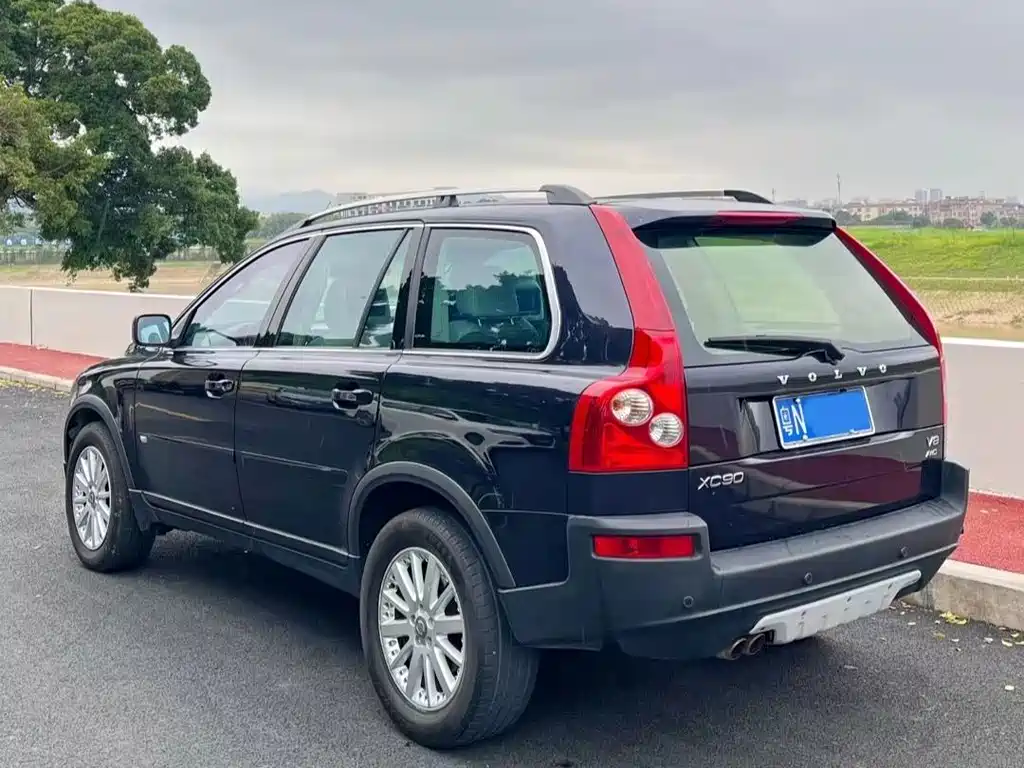 Volvo XC90 2006 4.4 V8 AWD мест Executive