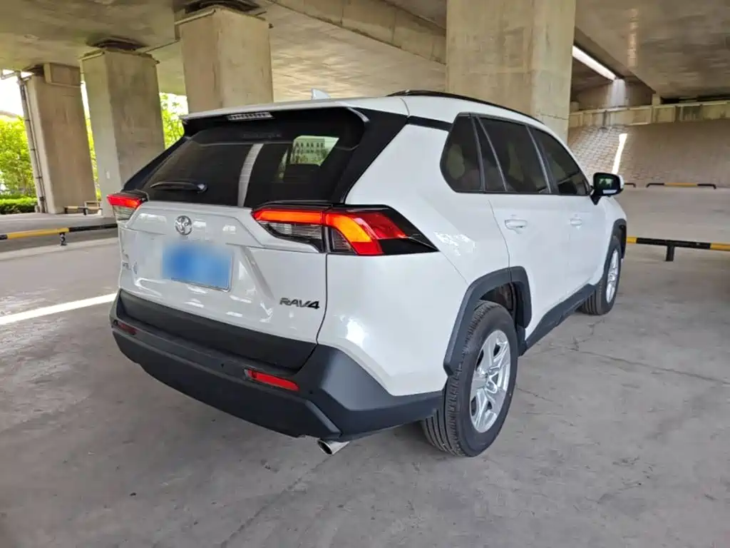 Toyota RAV4 2024 2.0L CVT