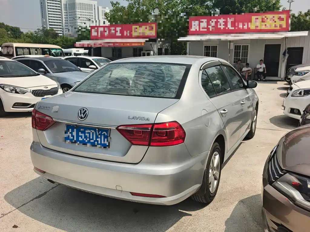 Volkswagen Lavida — миниатюра 4