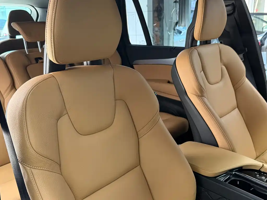 Volvo XC90 — миниатюра 4