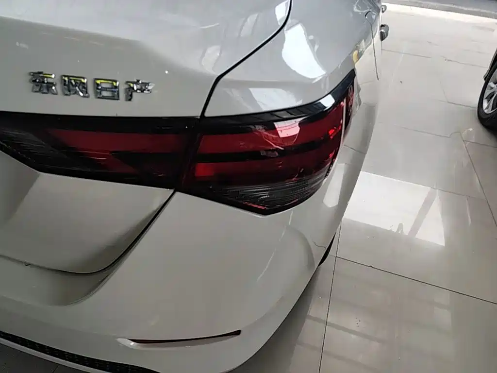 Nissan Sylphy — миниатюра 8