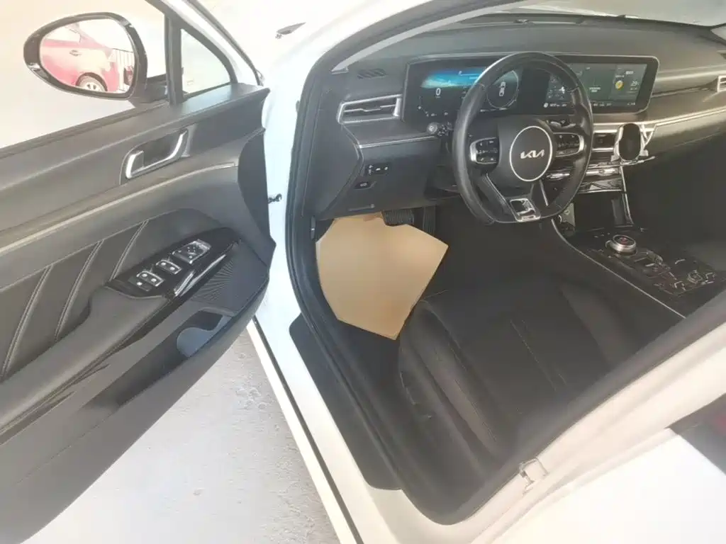 Kia K5 — миниатюра 16