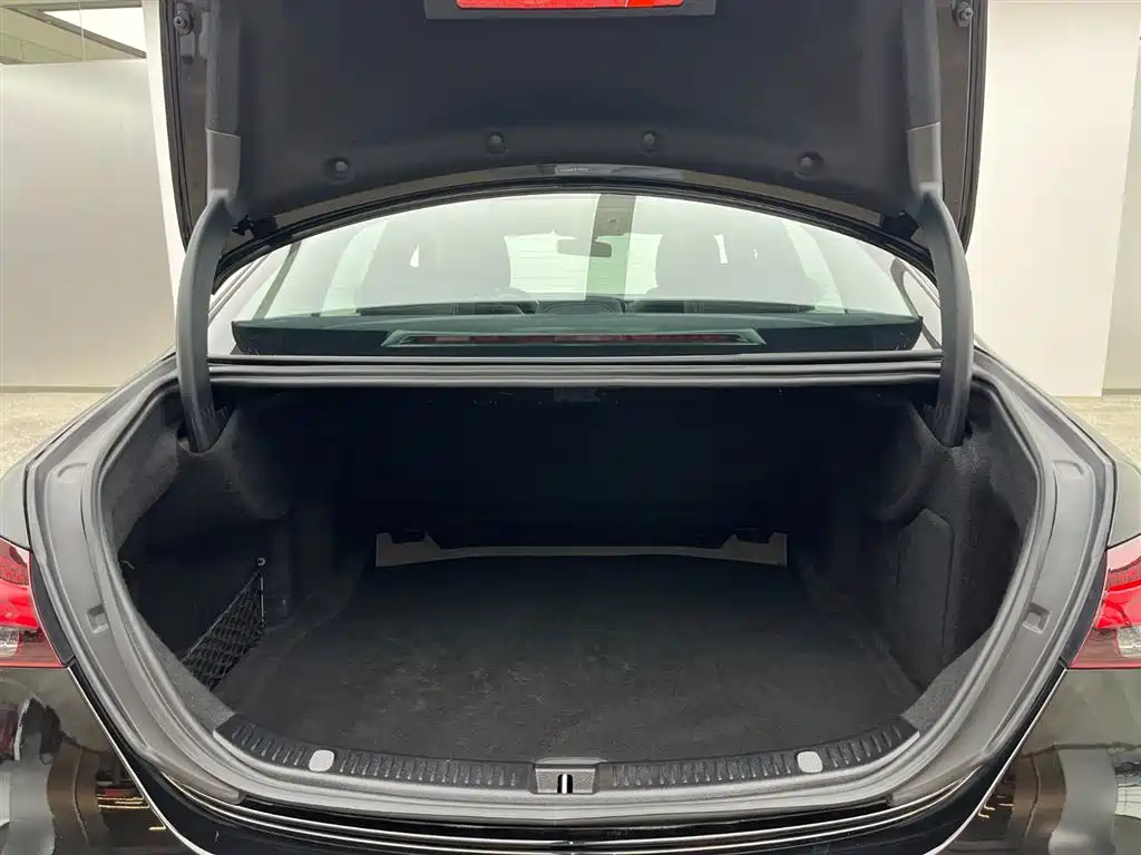 Mercedes-Benz E-Class E 2023 E 260 L Sport