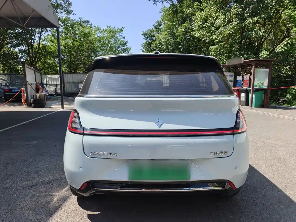 Baojun Yunduo — миниатюра 6