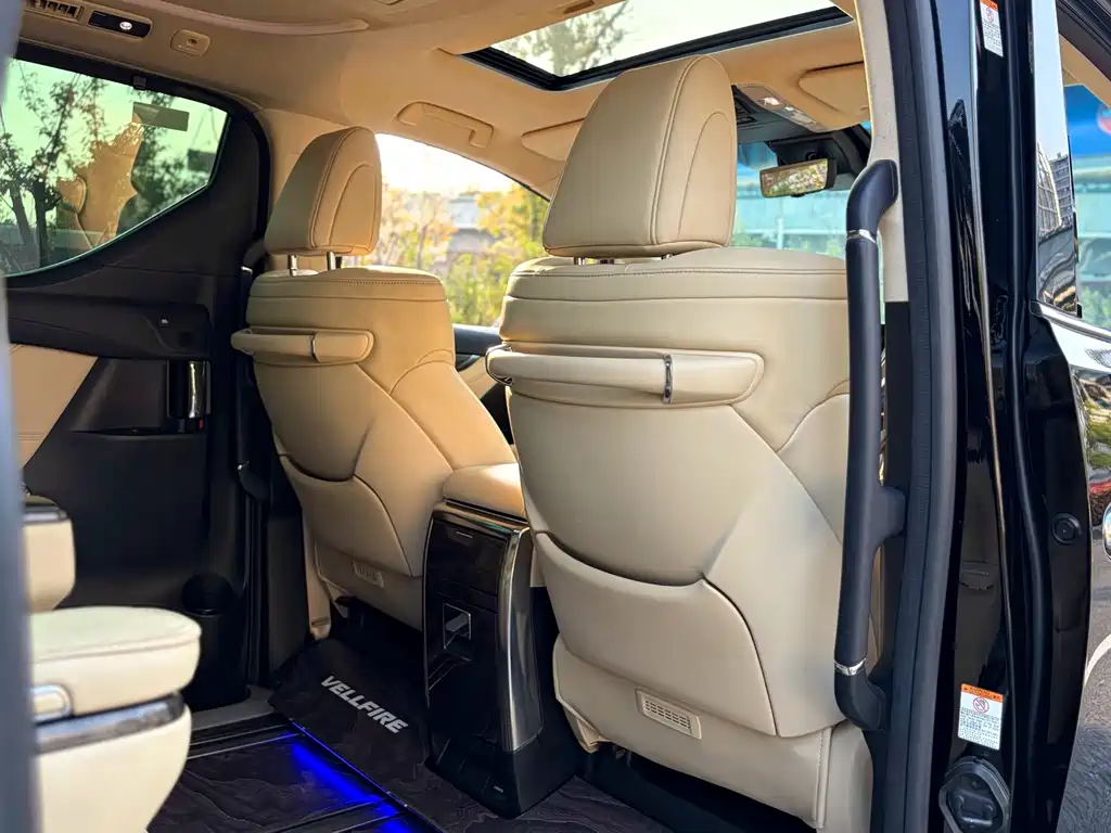 Toyota Vellfire — миниатюра 21