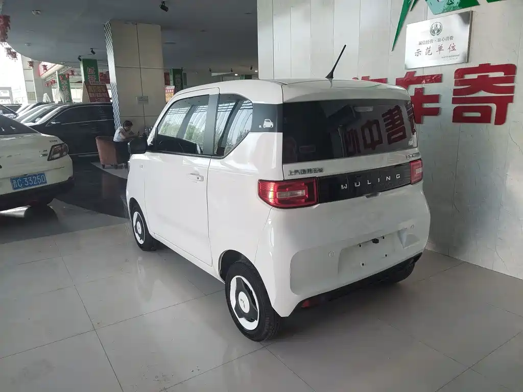 Wuling MINIEV — миниатюра 11