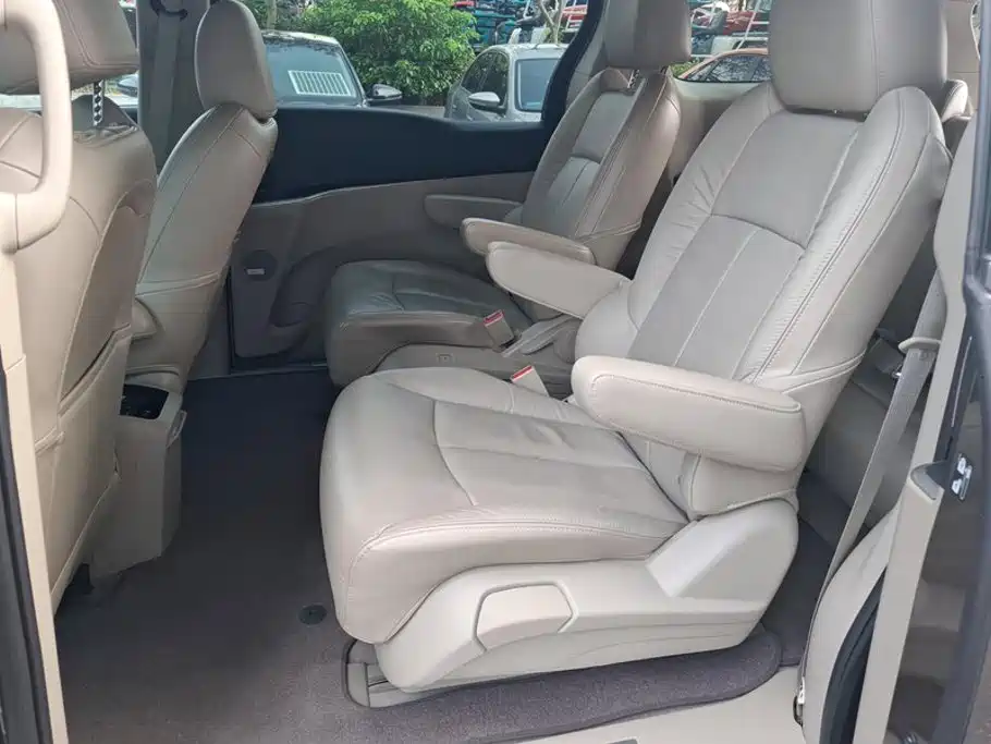 Buick GL8 — миниатюра 11