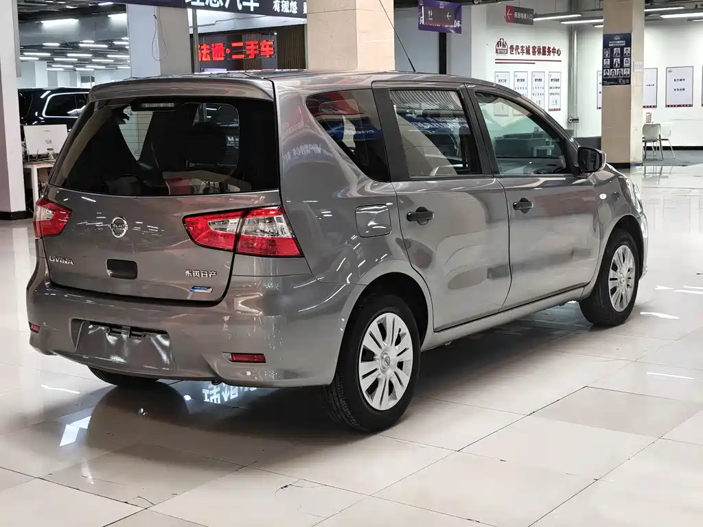 Nissan Livina — миниатюра 8