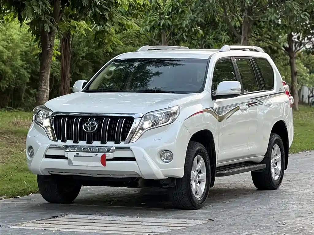Toyota Land Cruiser Prado 2014 2.7L AT Standard