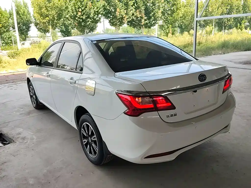 BYD F3 — миниатюра 5