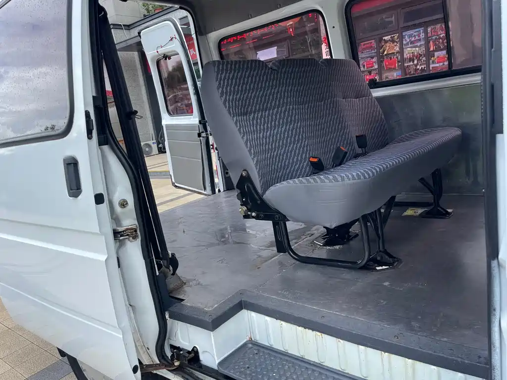 Ford Transit Classic — миниатюра 19
