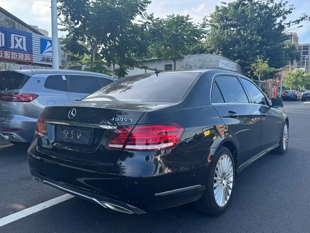Mercedes-Benz E-Class — миниатюра 16