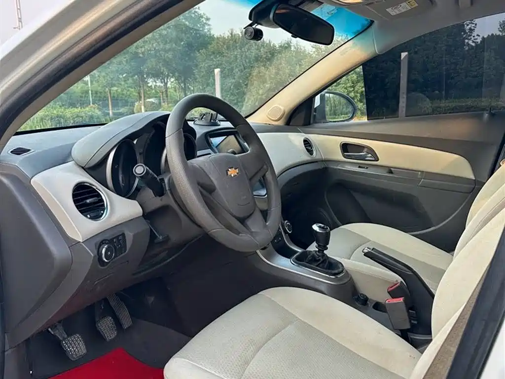 Chevrolet Cruze 2015 1.5L SL MT