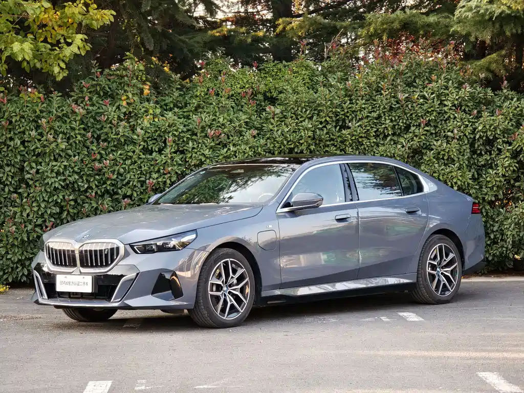 BMW I5