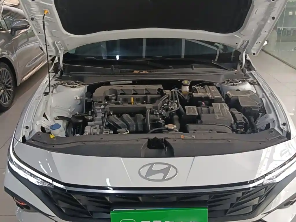 Hyundai Elantra — миниатюра 20