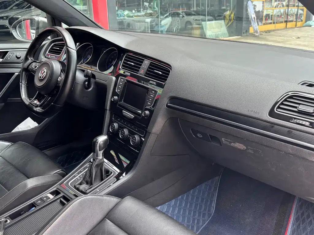 Volkswagen Golf (Import) — миниатюра 5