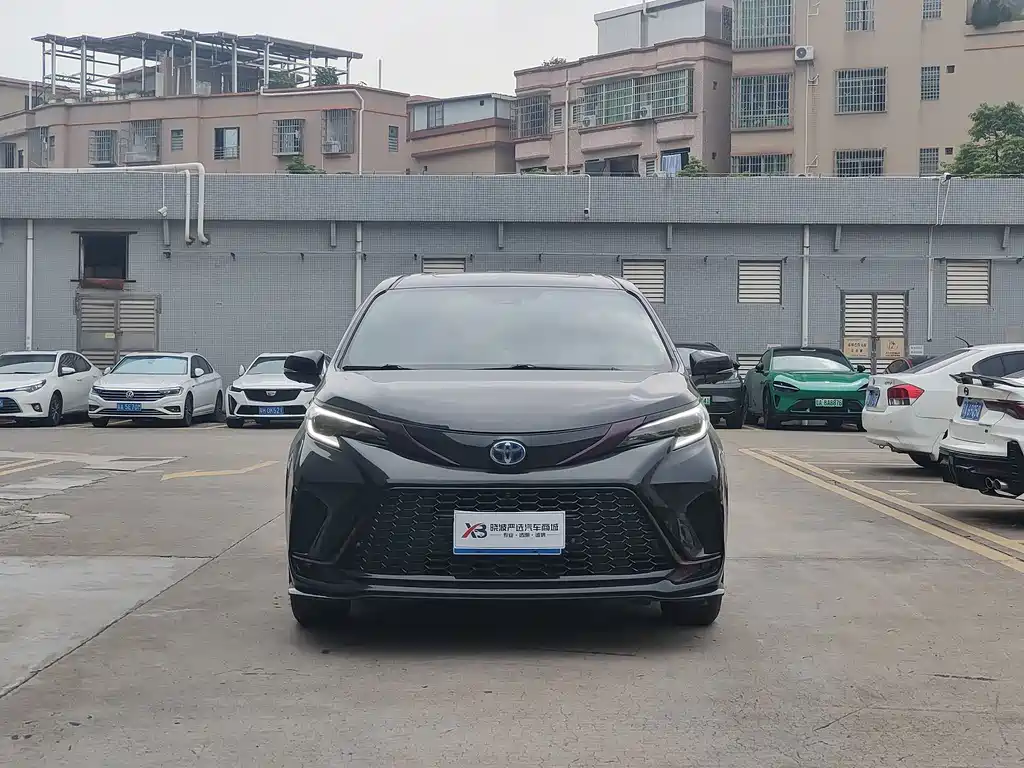 Toyota Sienna — миниатюра 5