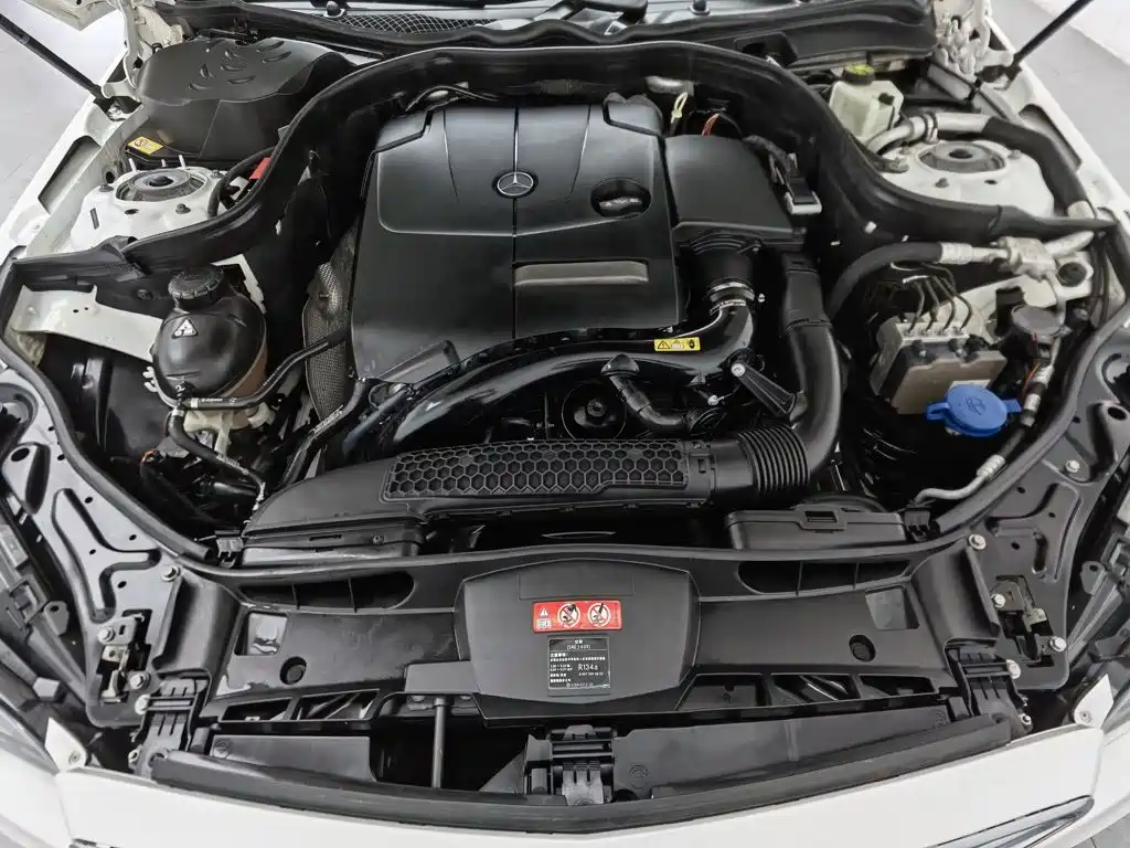 Mercedes-Benz E-Class — миниатюра 6