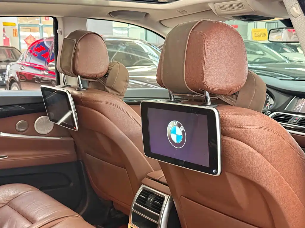 BMW 5 Series GT — миниатюра 12