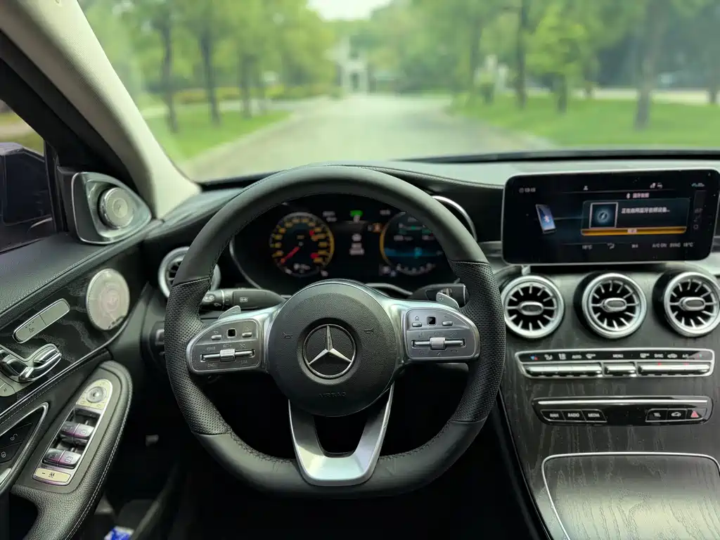 Mercedes-Benz C-Class — миниатюра 8