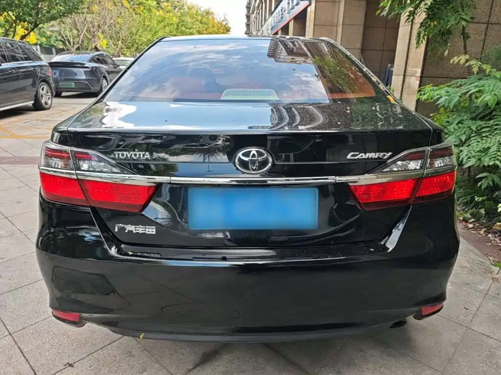Toyota Camry — миниатюра 6