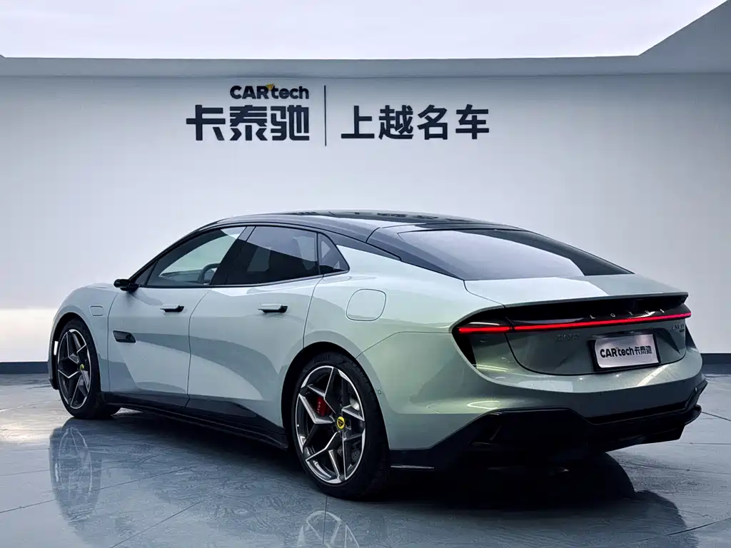 LOTUS SPORTS CAR EMEYA FLOWERS