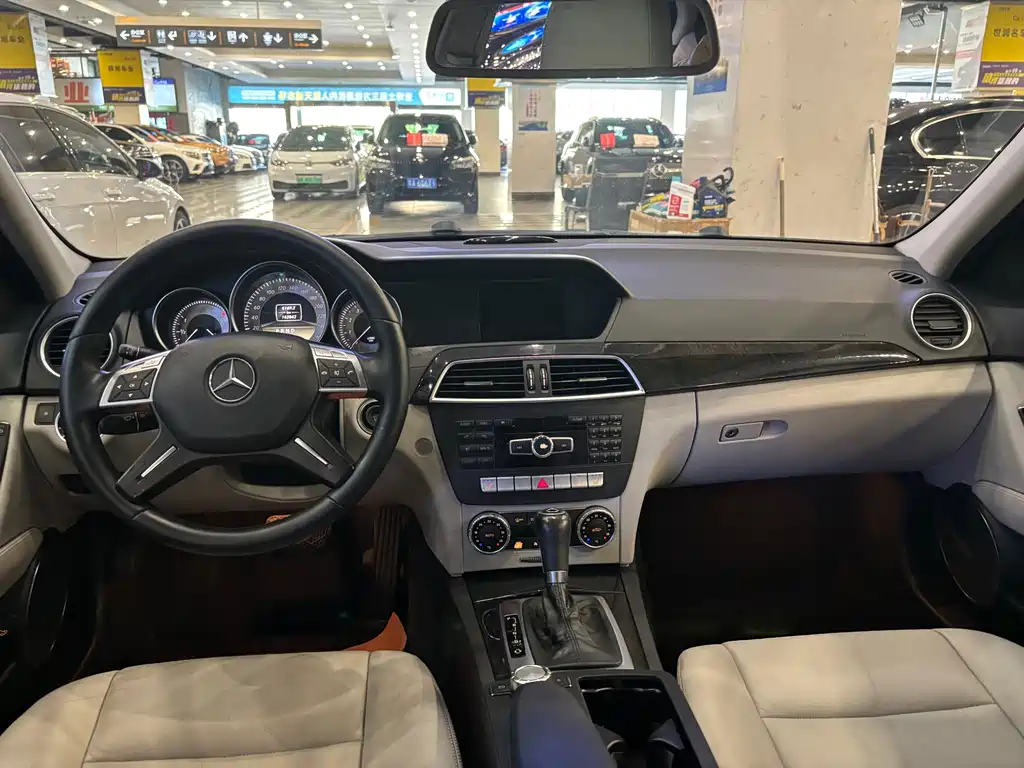 Mercedes-Benz C-Class — миниатюра 16