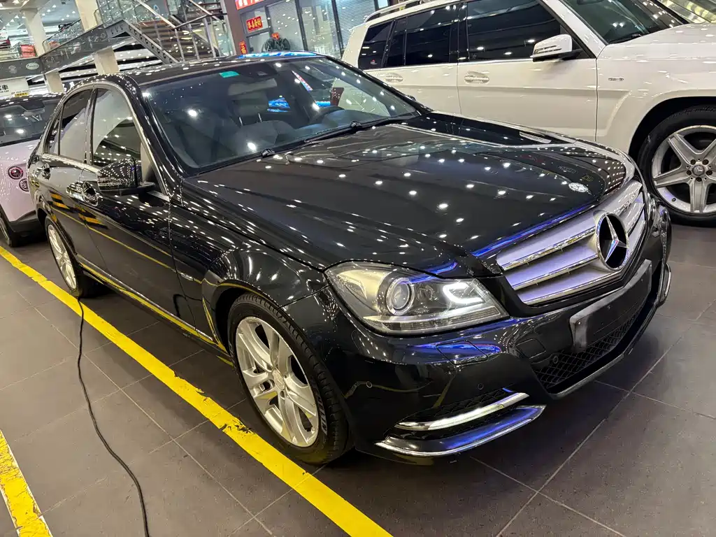 Mercedes-Benz C-Class — миниатюра 3