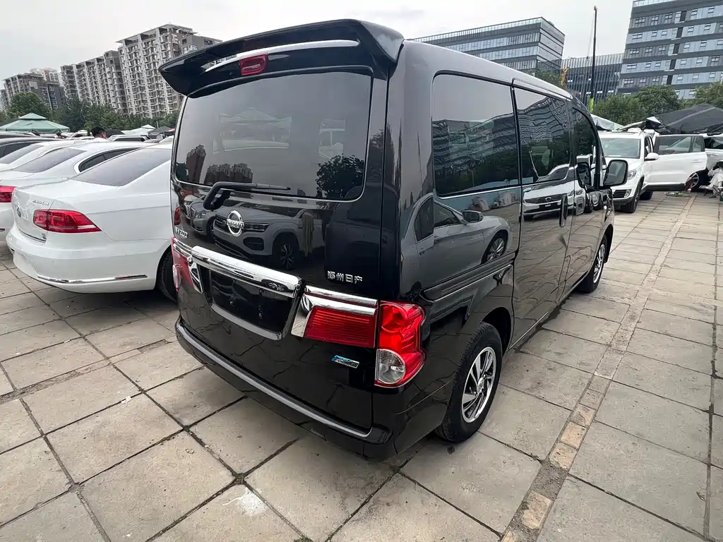 Nissan NV200 — миниатюра 7
