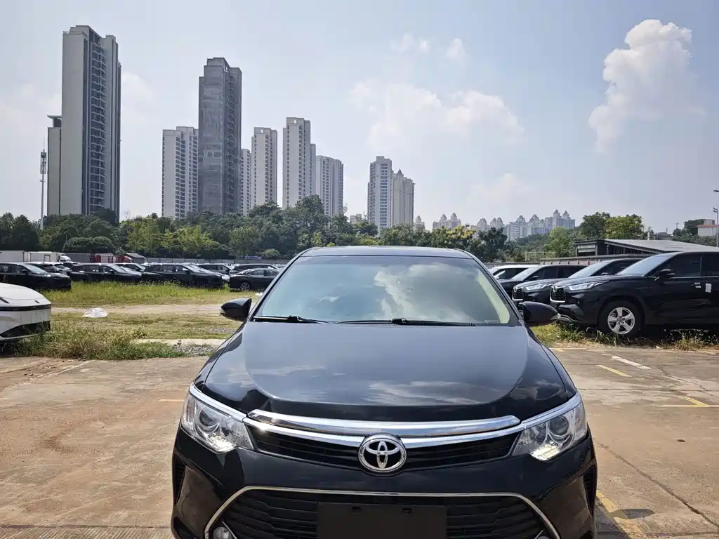Toyota Camry — миниатюра 2