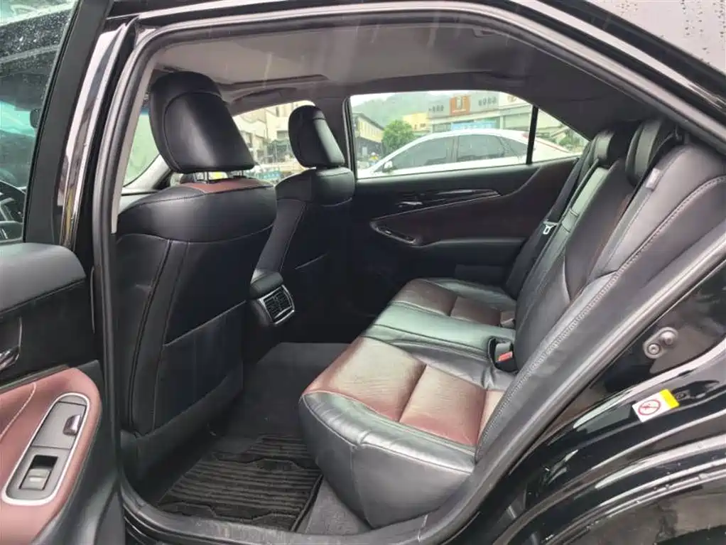Toyota Crown 2018 2.0T Sport