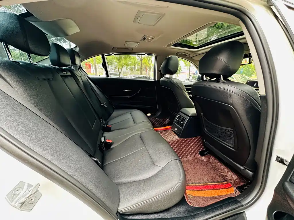 BMW 3 Series — миниатюра 14