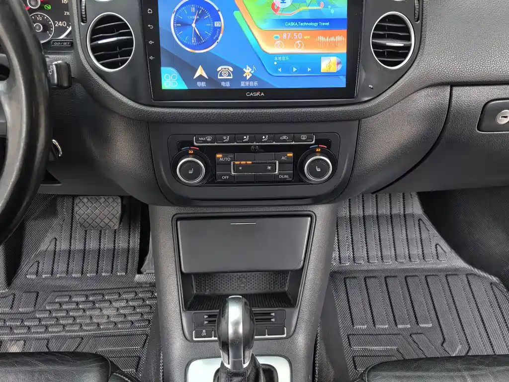 Volkswagen Tiguan — миниатюра 12