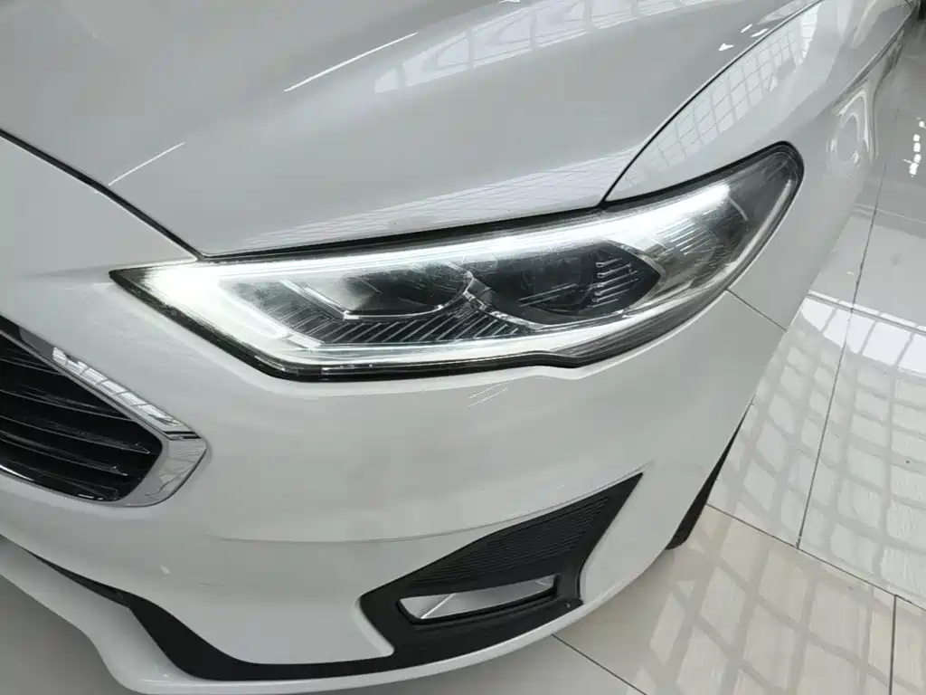 Ford Mondeo — миниатюра 24