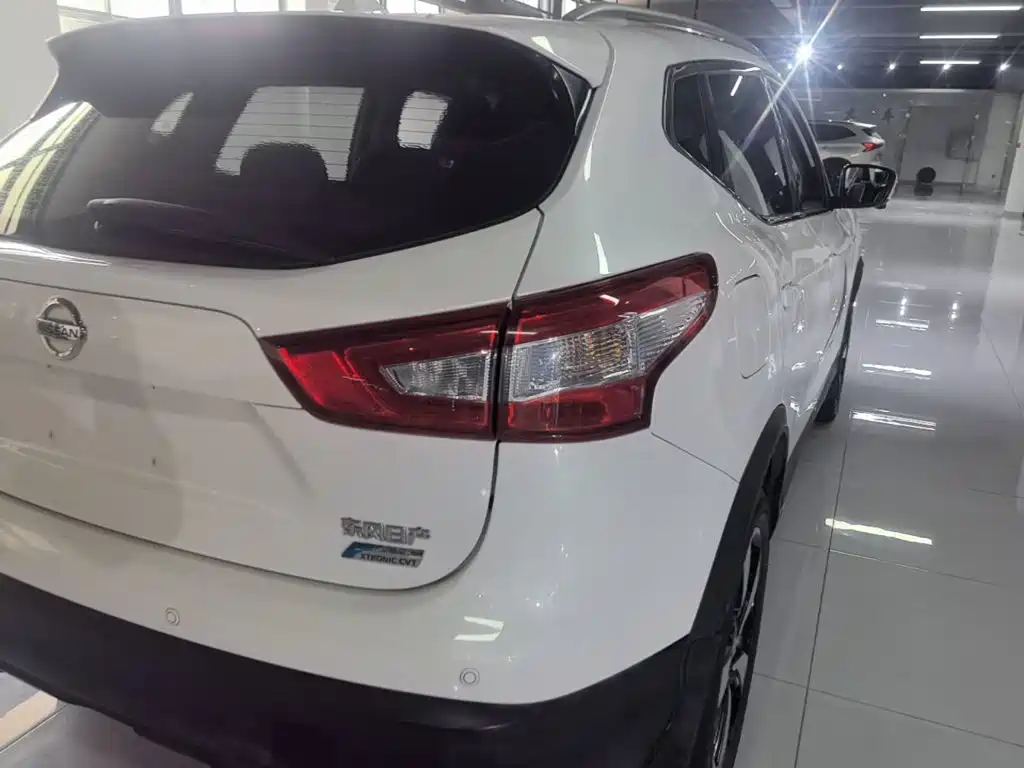 Nissan Qashqai — миниатюра 8