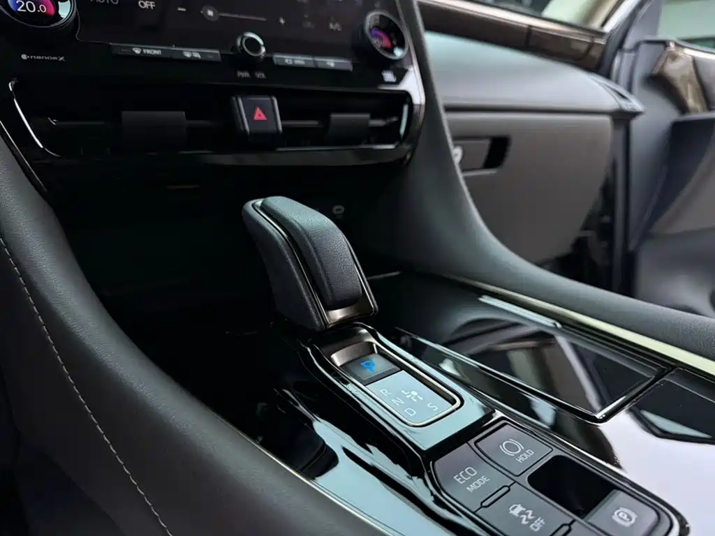 Toyota Vellfire — миниатюра 19