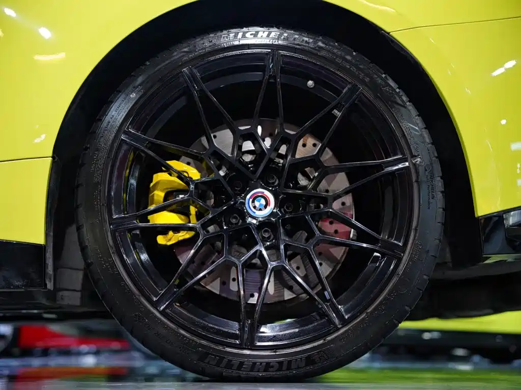 BMW M4 — миниатюра 3