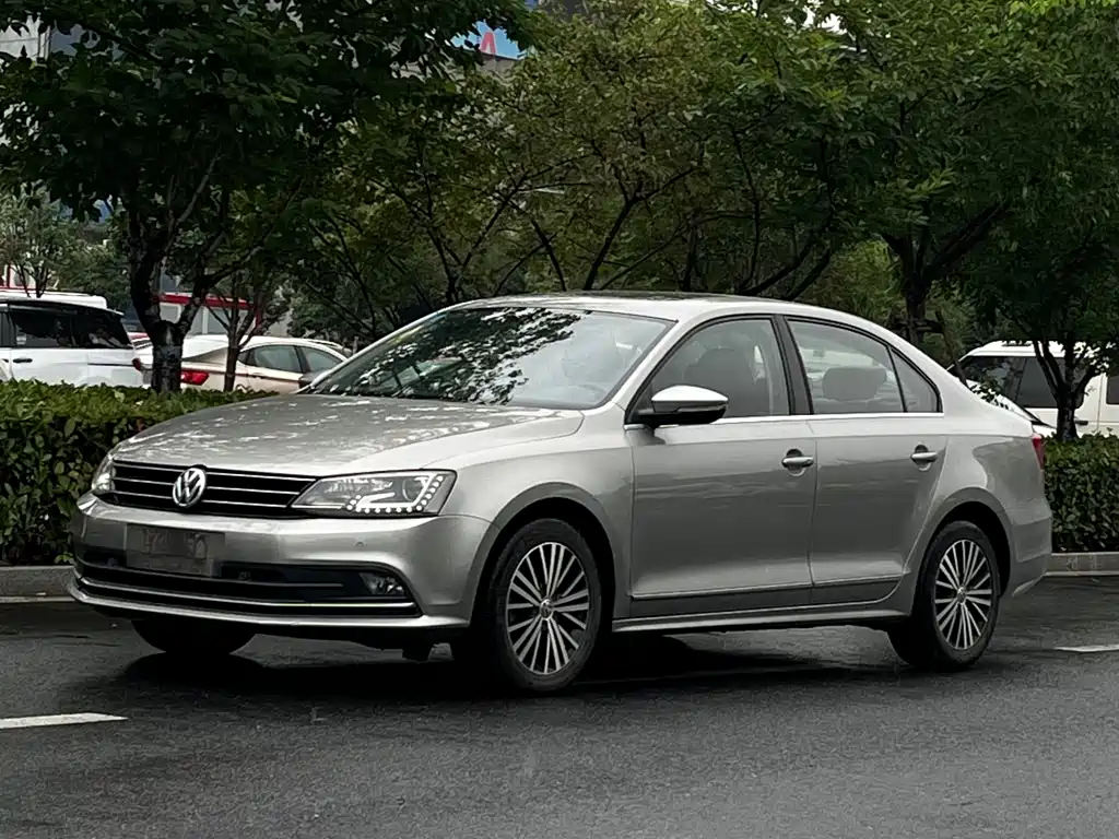Volkswagen Sagitar 2017 230TSI AT Luxury