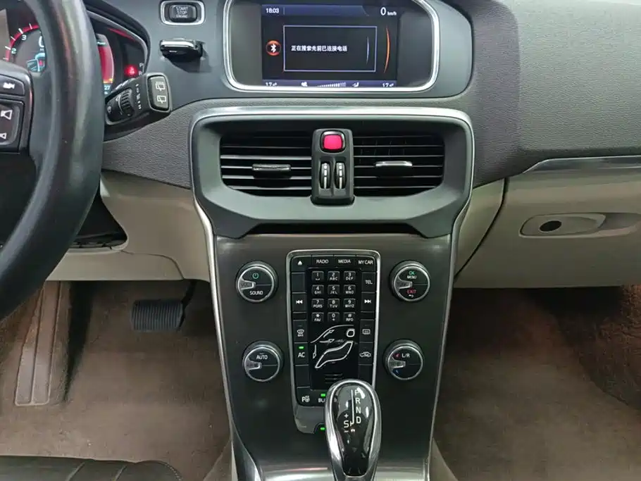 Volvo V40 — миниатюра 13