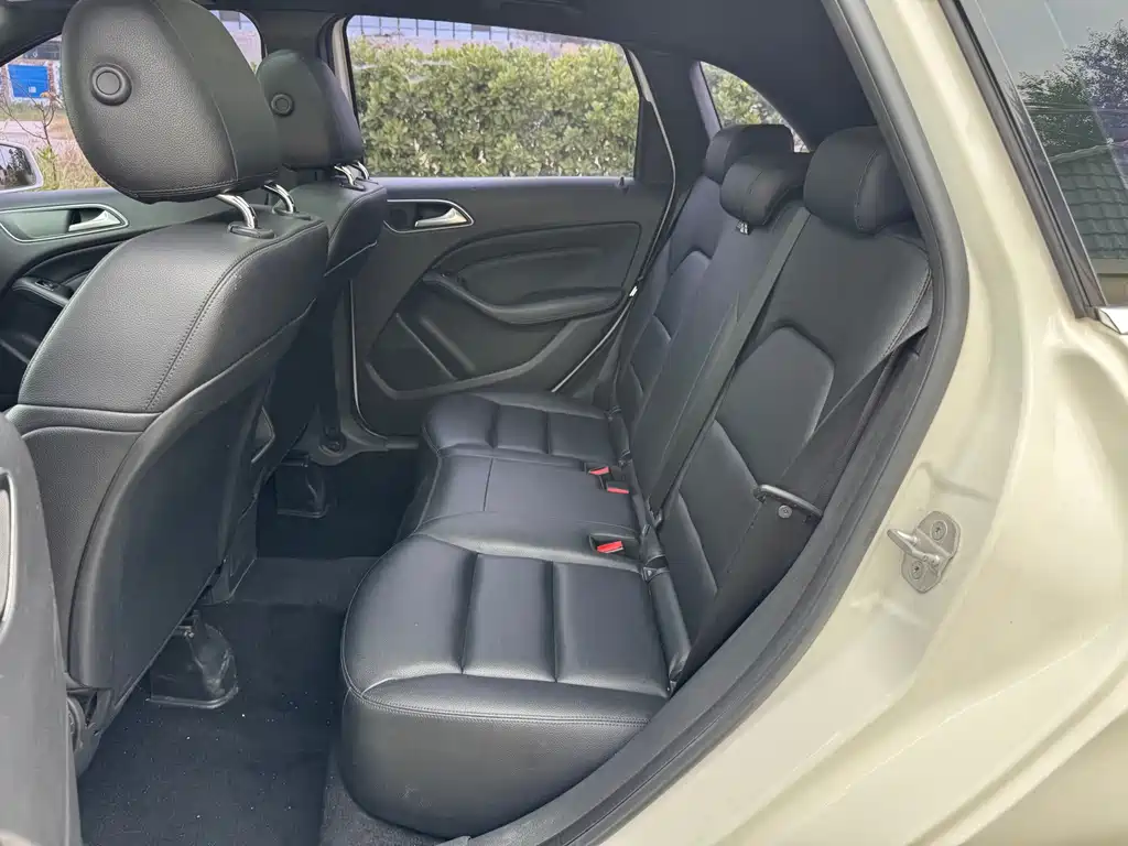 Mercedes-Benz B-Class — миниатюра 8
