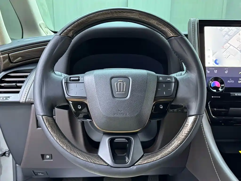 Toyota Vellfire — миниатюра 18