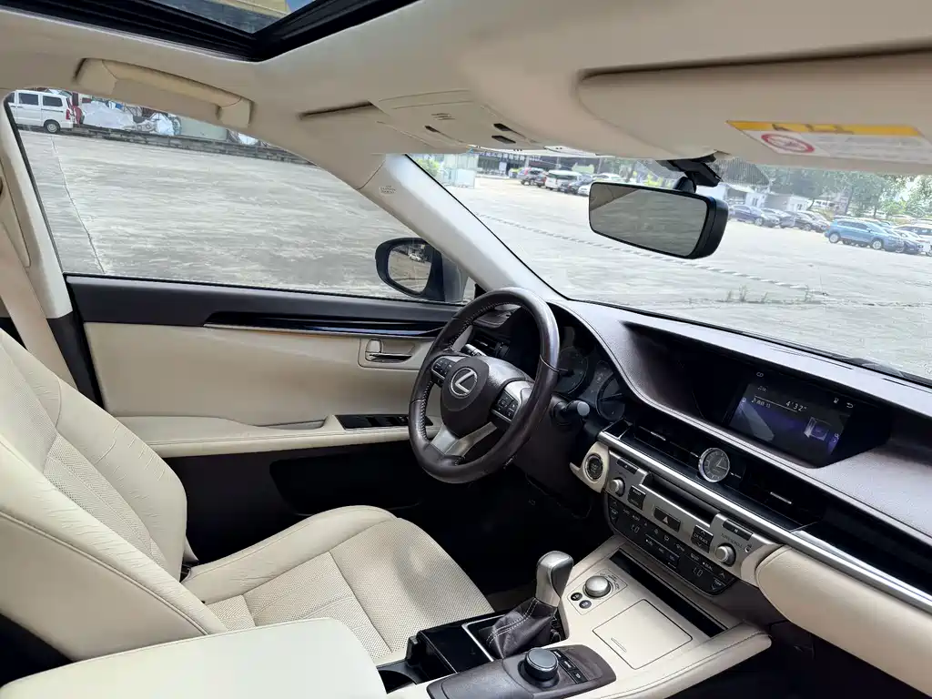 Lexus ES — миниатюра 7