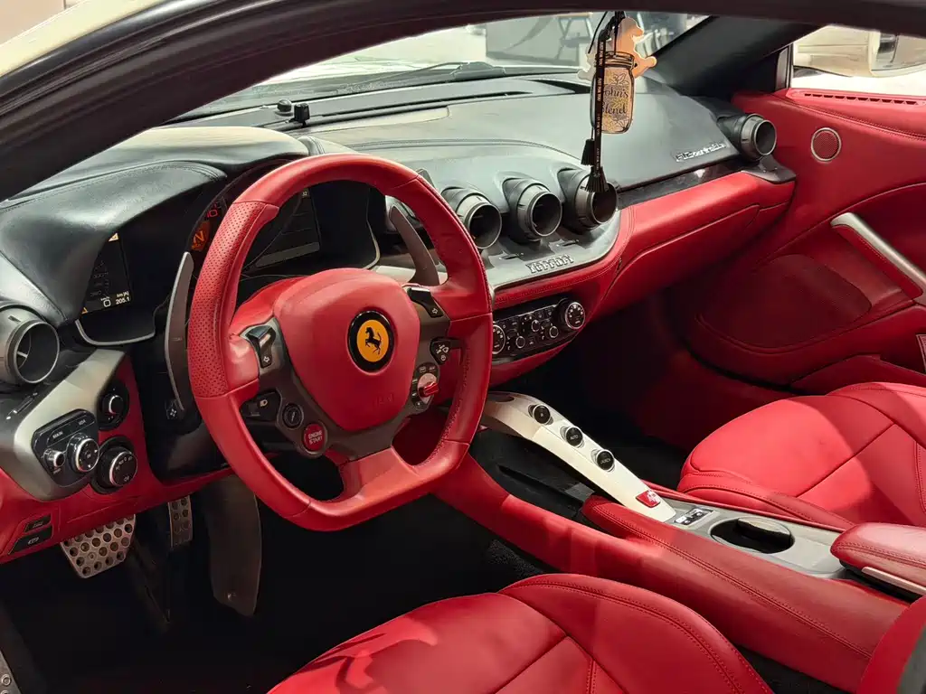 Ferrari F12berlinetta — миниатюра 11