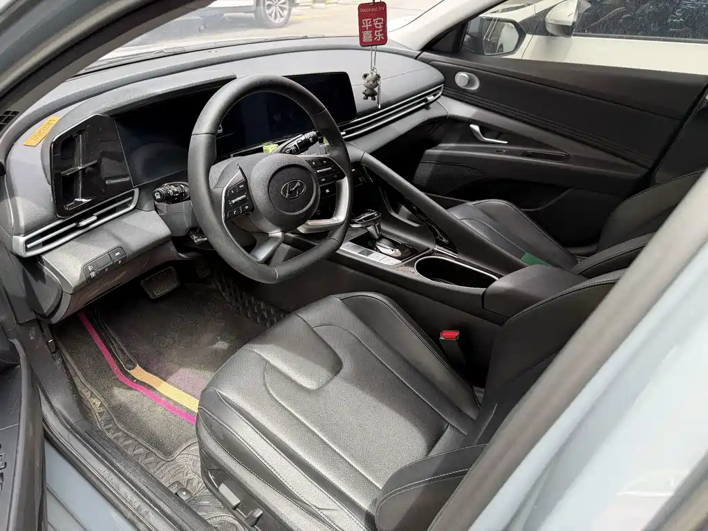 Hyundai Elantra — миниатюра 5