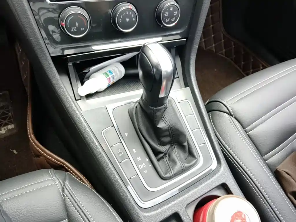 Volkswagen Golf — миниатюра 14