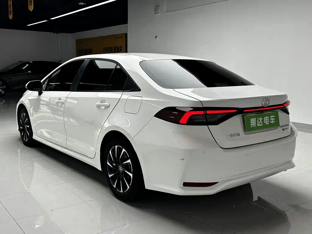 Toyota Corolla — миниатюра 8
