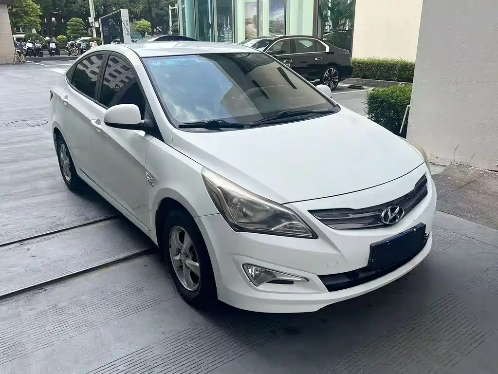 Hyundai Verna — миниатюра 3